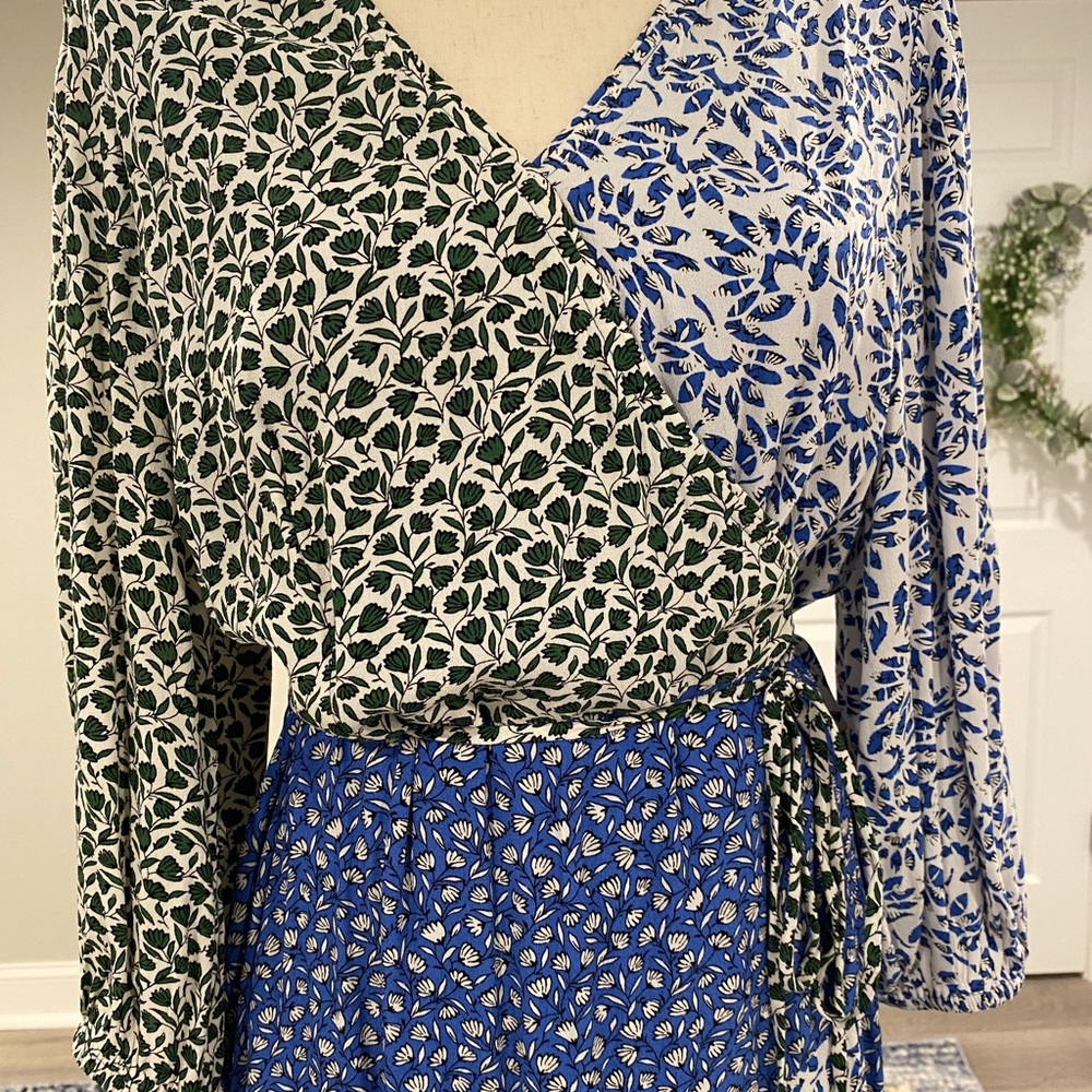 Floral Wrap Flare Dress - Picture 9 of 16